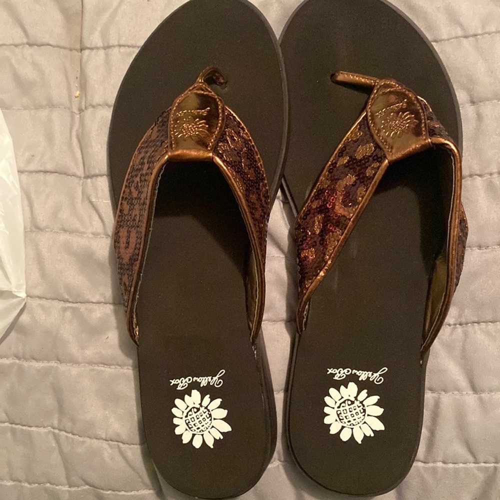 Yellow Box Brown Sandals Casual Flip-Flop Style
